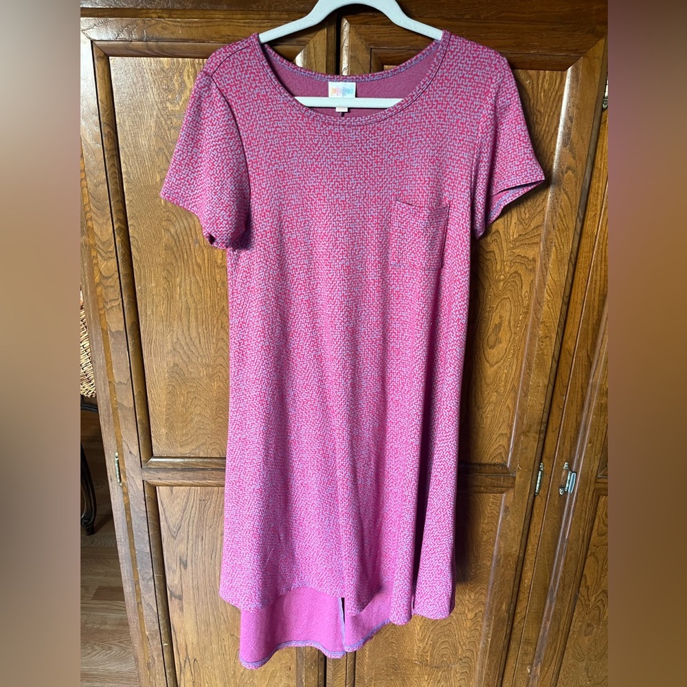 LulaRoe Carly High Low Hem Swing Dress Pink Blue Geometric Print Size XS Pocket